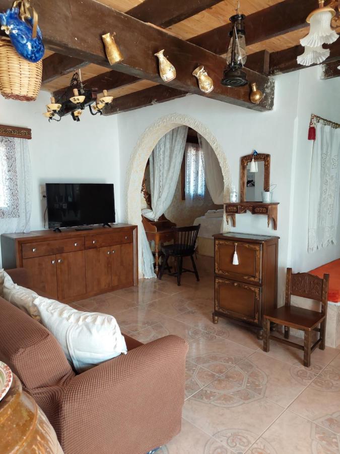 Lakena Traditional House Menetaí 外观 照片