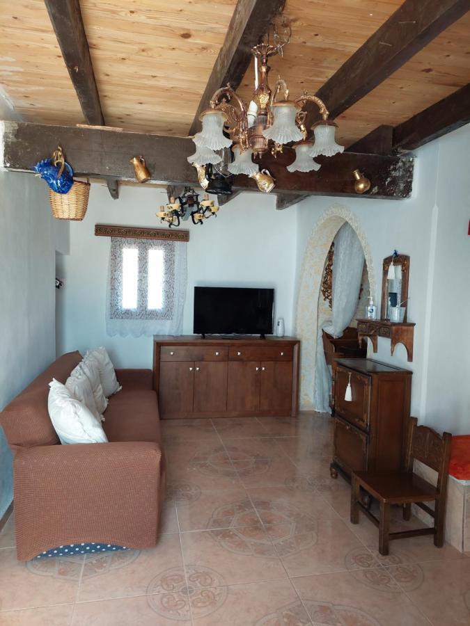Lakena Traditional House Menetaí 外观 照片