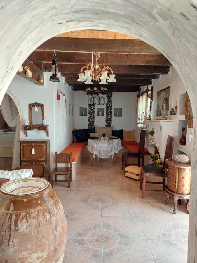 Lakena Traditional House Menetaí 外观 照片