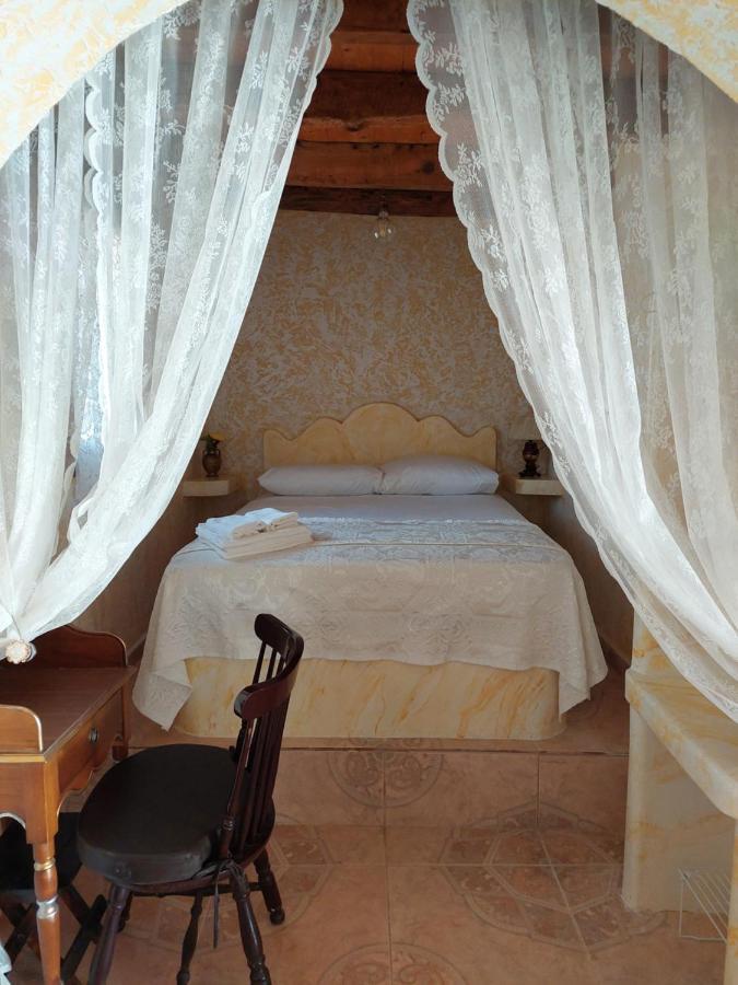 Lakena Traditional House Menetaí 外观 照片